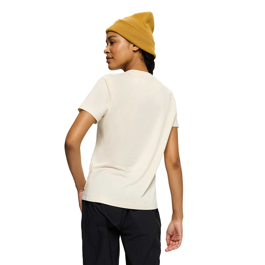 women - active short sleeve tee - short sleeves chalk